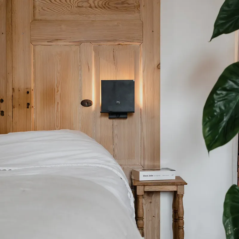 Kihagyhatatlan ajánlat Modern fali lámpa fekete, USB csatlakozóval - Flero