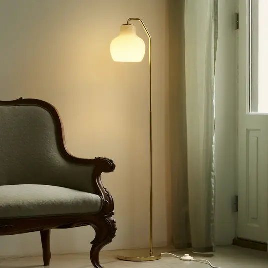 Biztonságos vásárlás Louis Poulsen VL Ring Crown álló világítás, fehér/sárgaréz, E14