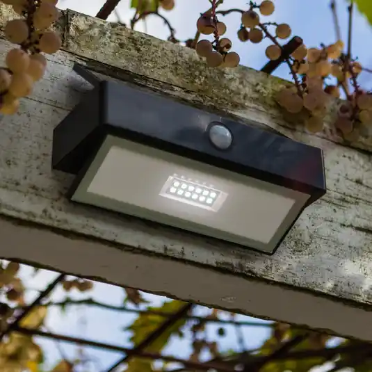 ARROW LED kültéri falilámpa, sötét szürke, 18 cm, érzékelővel, IP44 Nézd meg most