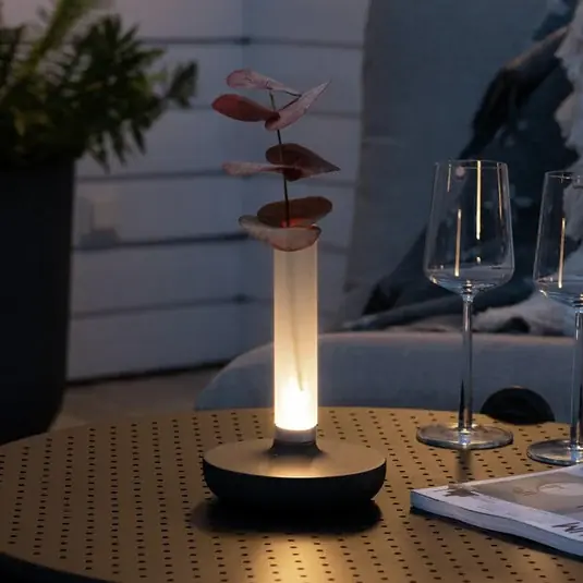 LED asztali világítás Biarritz, IP54 akku CCT Outlet