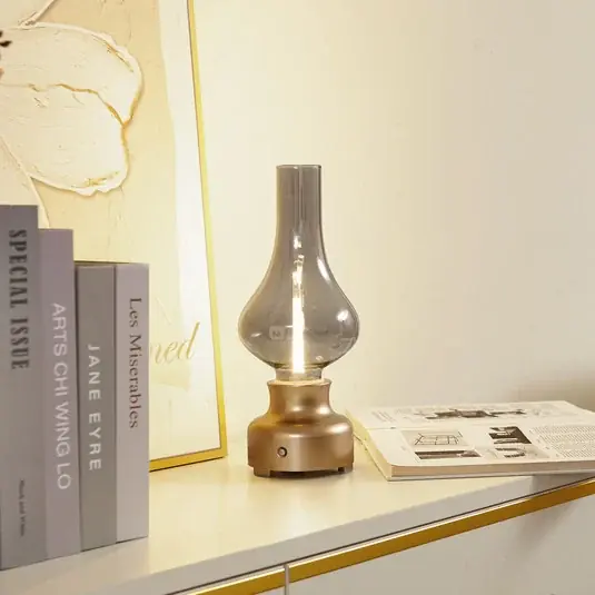 Lindby LED-es újratölthető asztali lámpa Maxentius aranyszínű üvegből Prémium
