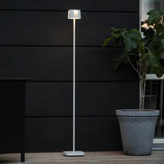 Szép LED-es újratölthető állólámpa, fehér, alumínium, IP54, Ne maradj le