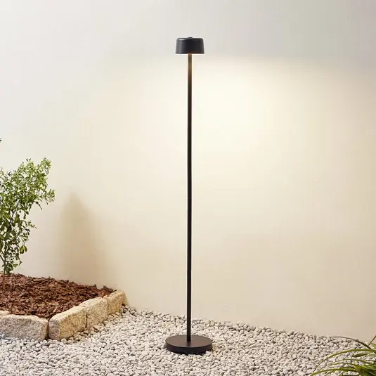 Lindby LED-es újratölthető állólámpa Isason, fekete, alumínium, Ø 11 cm Alacsony ár