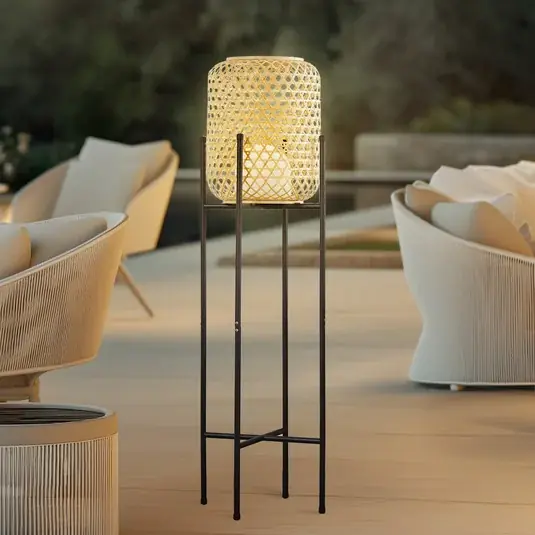 Vedd meg online Lucande LED-es újratölthető állólámpa Adebi, fekete, bambusz, Ø32.5cm