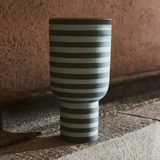 Szezonális akció AYTM Varia váza, zöld, Ø 15 cm, magasság 30 cm, kerámia